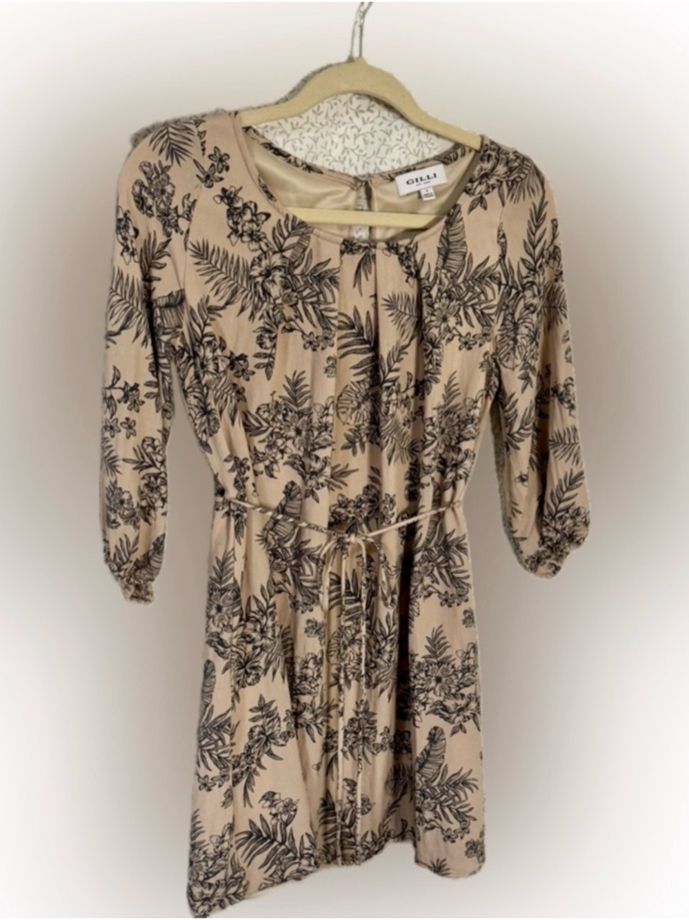 GILLI Tan + Black Floral Long Sleeve Dress | Size Small | Pretty And Feminine